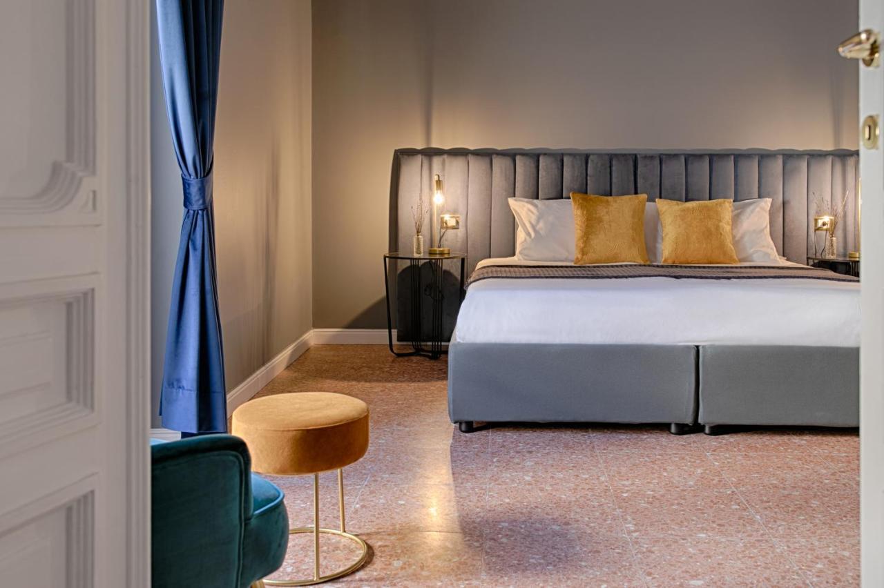 Quatrum Napoli - B&B Εξωτερικό φωτογραφία