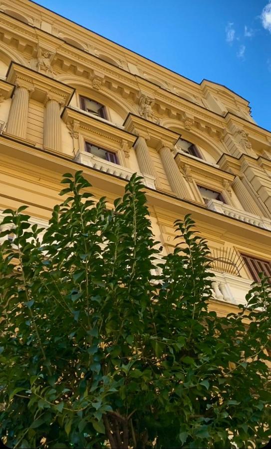 Quatrum Napoli - B&B Εξωτερικό φωτογραφία